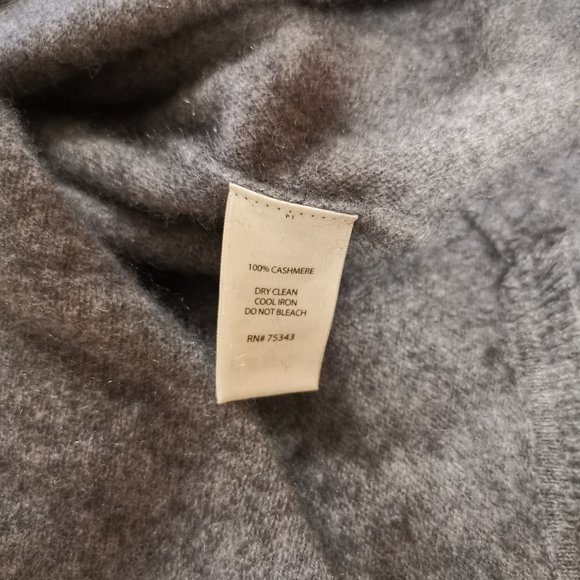 100% Cashmere Crewneck Sweater - Picture 3 of 5